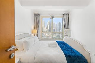 Modern 1BR with Marina Views, Pool, Gym, Near Beach - 2