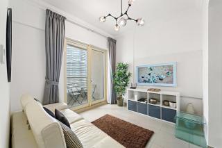 Modern 1BR with Marina Views, Pool, Gym, Near Beach - 4