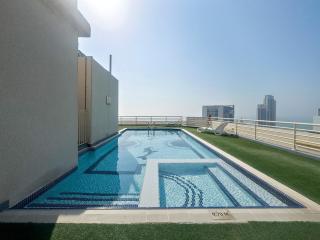 Modern 1BR with Marina Views, Pool, Gym, Near Beach - 5