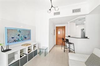 Modern 1BR with Marina Views, Pool, Gym, Near Beach - 8