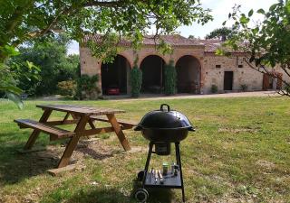 En Pascot - Gîte 190 m2 pour 6 personnes - idéal familles et amis - 3 chambres et 2 salles de bain - billard, jardin, barbecue et bibliothèque - à 10 min de Villefranche, Nailloux et du Canal du Midi - 2