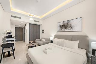 Stunning Apt with a Pool, Gym in Dubai Studio City - 7