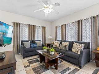 No Resort Fee, Near Disney, 4 Bd with Private Pool - 2