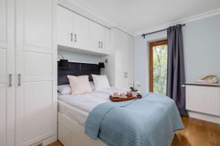 Air Conditioned Apartment in Cracow with Parking, Desk and Bathtub by Noclegi Renters - Krakow - 9