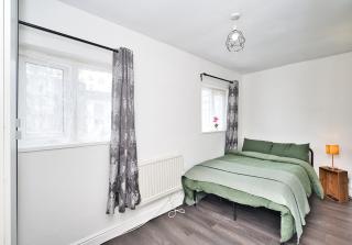 Studio for 2 in Poplar London E14 - 7