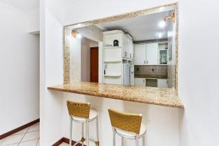 1090 Apartamento com linda vista para o mar , de frente para Avenida de Bombinhas. - 1