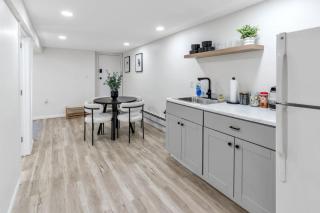 Petite 2BR Gem Mins to NYC Cafes Light Rail - Jersey City - 6