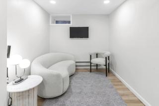 Petite 2BR Gem Mins to NYC Cafes Light Rail - Jersey City - 4