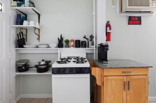 Cozy 1st Floor apt blocks from Beach Boardwalk 2 - 6