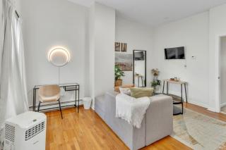 Welcoming Sunlit Room Near NYC Trans Cafe Rest. - Jersey City - 6