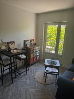 Appartement en cœur de village au pied du château avec 2 balcons - Alba-la-Romaine - 3