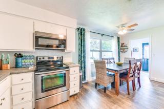Backyard Hangouts Bradenton Home Near Dining! - Bradenton - 2