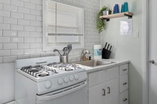 Stunning 2 BDRM Pets OK Retreat Step from WW Beach - Wildwood - 2