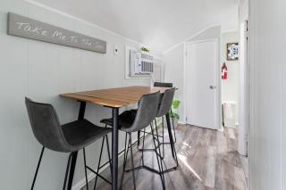 Stunning 2 BDRM Retreat Steps from WW Beach - Wildwood - 6