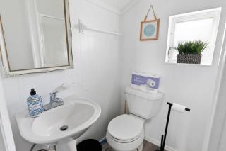 Stunning 2 BDRM Retreat Steps from WW Beach - Wildwood - 2