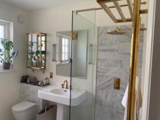 Beautiful Family Home Right By Hampstead Heath - London - 4