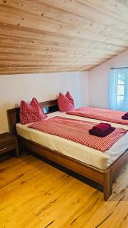 Romantic Alpine Apartment By Apartments Capricorn - Gsteigwiler - 8