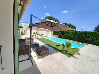 Villa Césarine 4 étoiles, 8 pers, 4 chambres, piscine privée, poolhouse, clim - 9