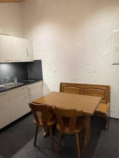 Romantic Alpine Apartment By Apartments Capricorn - Gsteigwiler - 4