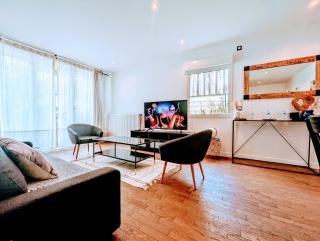 Chic and spacious apart with parking and garden - 0