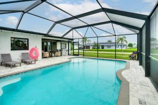 4 Mi to Dtwn Cape Coral Home with Pool and Patio - Cape Coral - 0