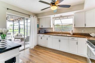 4 Mi to Dtwn Cape Coral Home with Pool and Patio - 2