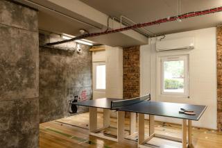 Student Only Gold Studio at Mc Millan - London - 5