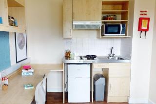 Student Only Gold Studio at Mc Millan - London - 1