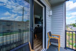 Specious Luxury wRooftop 1 mi DT Indy Sleeps 6 - 2