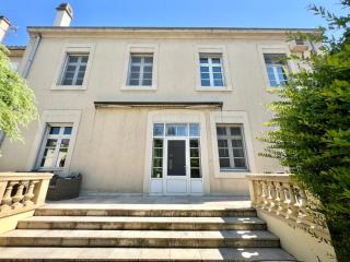 Bourgeois House - 16 personnes, Piscine, 6 chambres, 8 lits, 4 SDB, Centre-ville, CLIM - Salon-de-Provence - 8