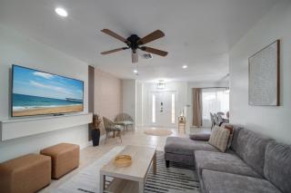 Sunrise Serenade - Sun-Soaked FLL Getaway - Pool - BBQ - Near Beaches - 1