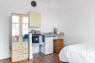 Watto Homes Studio - Sleeps 2 Parking & Central - Leicester - 7