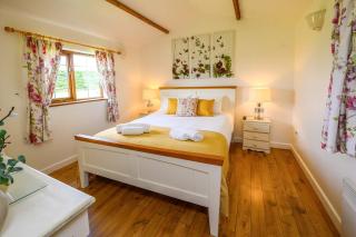 Siston Stables by StayStaycations - Bristol - 9