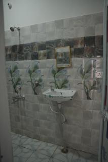Madhu Guesthouse - 1