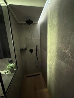 B Luxury Studio City - 5