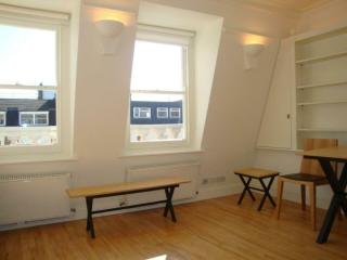 Chic 1BD Retreat in the Heart of Earl's Court - Londen - 9