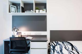 Student Silver Studio Lower Highbury II - Londra - 1