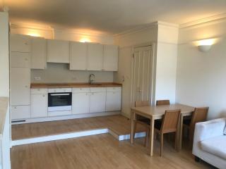 Snug 1BD Retreat in the Heart of Earl's Court - Londra - 9