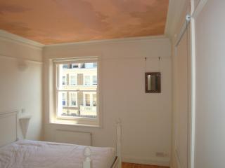 Snug 1BD Retreat in the Heart of Earl's Court - Londra - 5