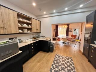 Spacious 6 bedroom retreat in Milford Haven - 9