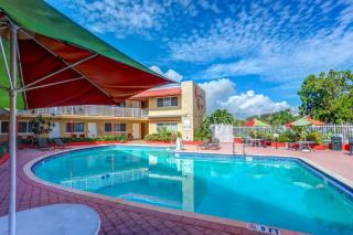 Beach and Town Motel - Hollywood - 9
