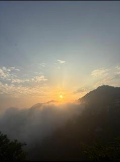 Himalayan Wooden Cottage & Cafe Dalhousie - 4