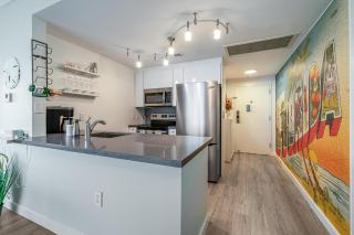 Bright 1BR in Coconut Grove King Bed Views Pool and Parking - Miami - 9