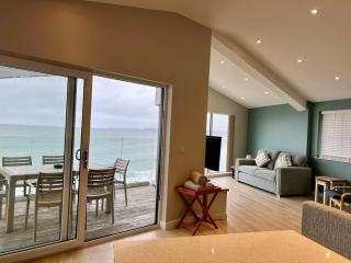 Luxury 3 bed, Sea View Apartment 74, Golden Bay Holiday Village - Westward Ho - 9