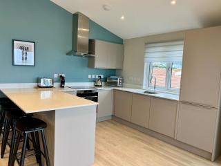 Luxury 3 bed, Sea View Apartment 74, Golden Bay Holiday Village - Westward Ho - 7