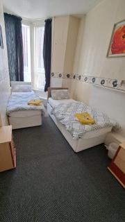 Fern Villa Hotel - Albert Road - Blackpool - 9