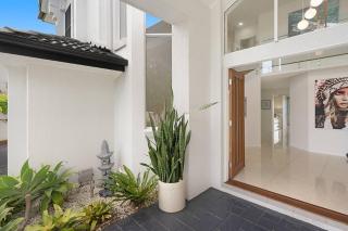 Lovely outlook looking over the canal and plenty of space - Gold Coast - 6