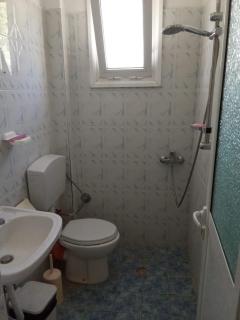 Roland Apartments - 4