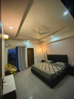 2 BHK Suite in E 11 with Living and kitchen - Islamabad - 5