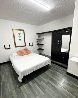Santiago Dc Hostal 420 weedfriendly - Cali - 9